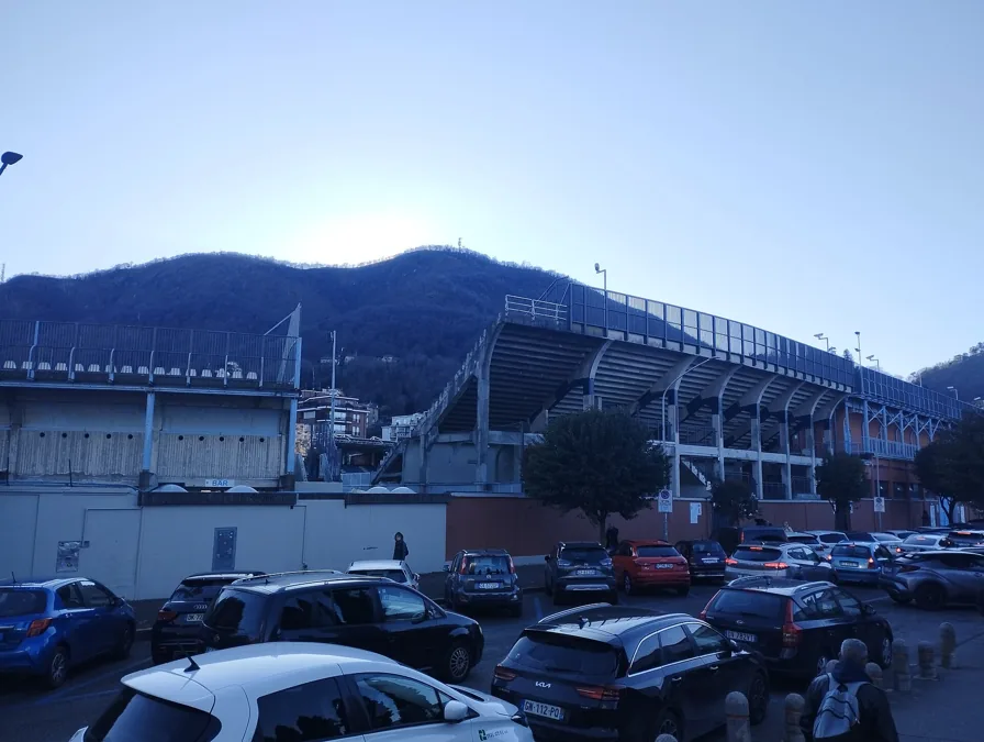 Estadio Giuseppe Sinigaglia de Como, imagen de archivo ajena al encuentro contra Manchester United.