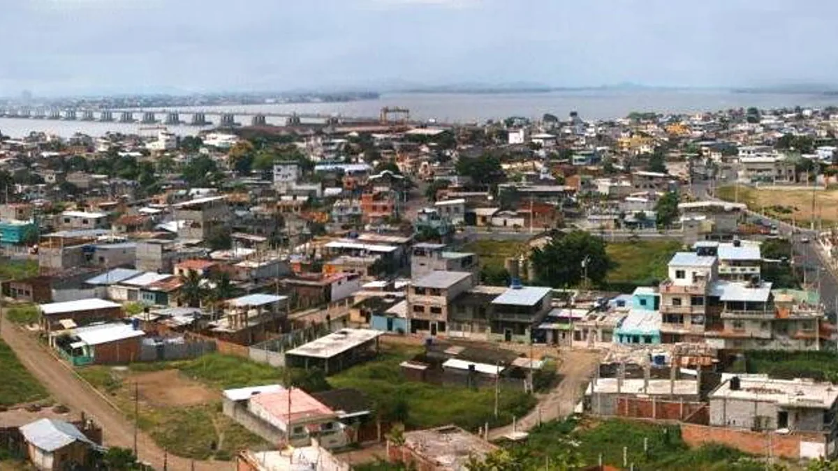 Historic Durán view featuring National Unity Bridge; not the current maintenance