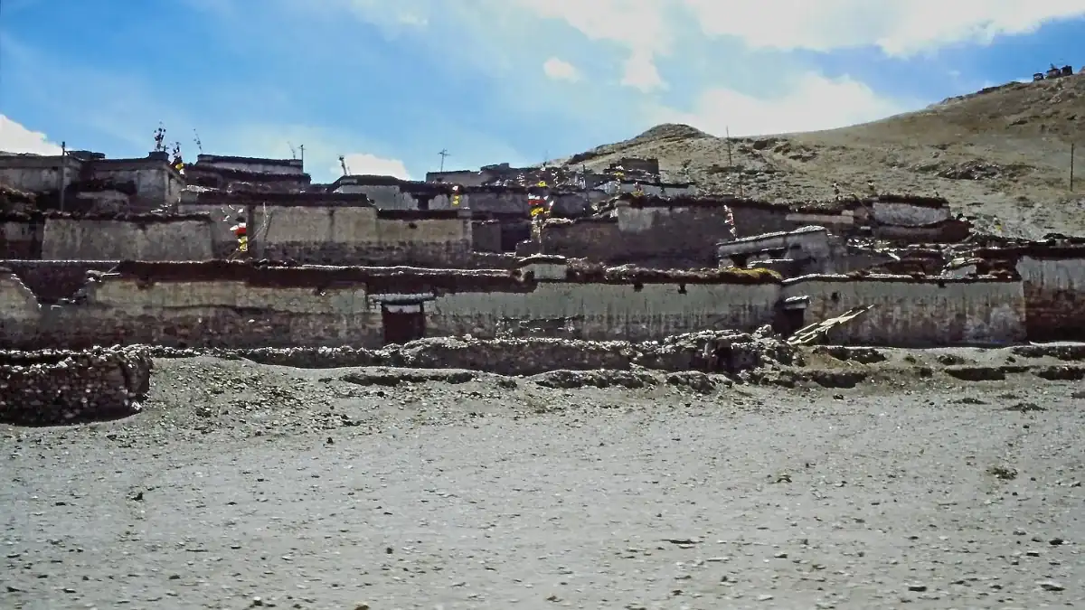 Archive photograph: Tibetan plateau village photographed in 1987