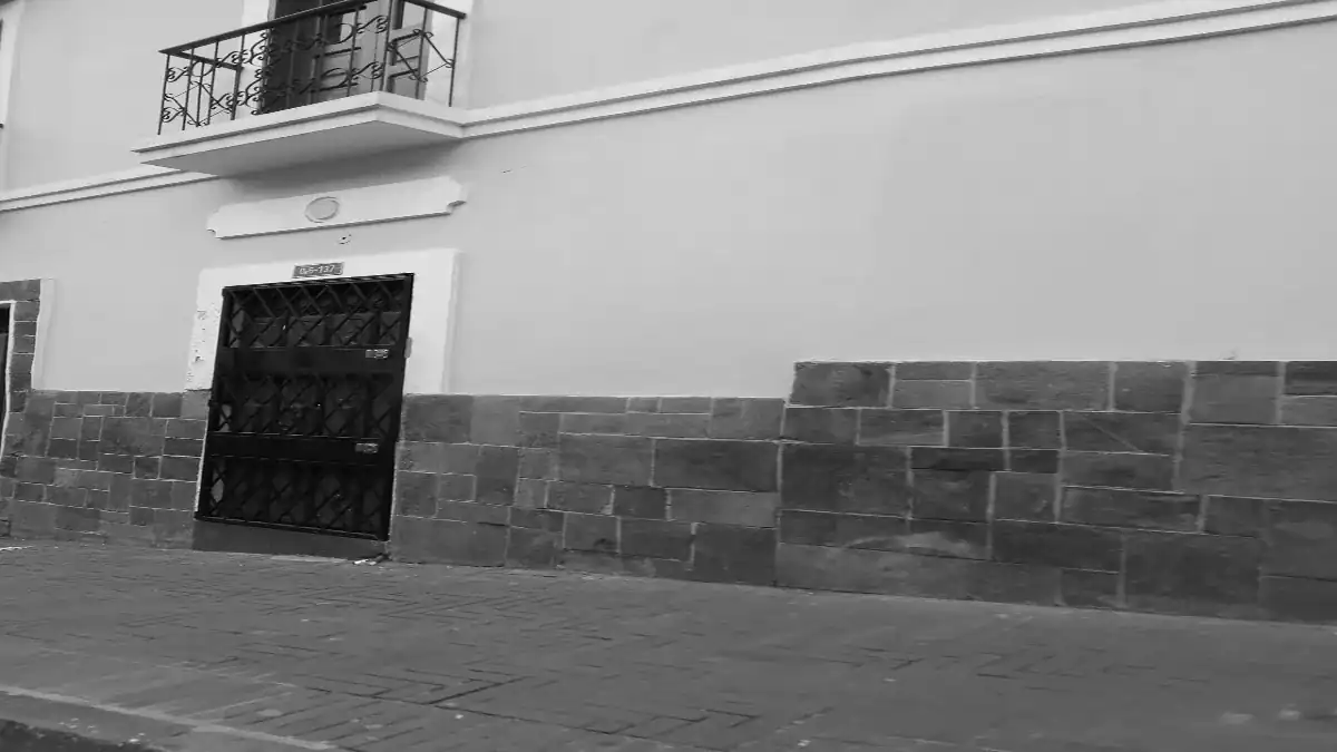 Archive photograph: Quito historic-centre street in a 2019 archival photo