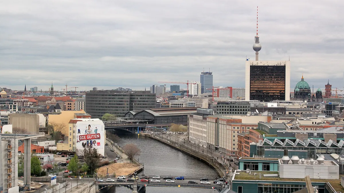 Panorámica de Berlín desde el Reichstag en 2014. Imagen contextual, no del encuentro empresarial de 2026.