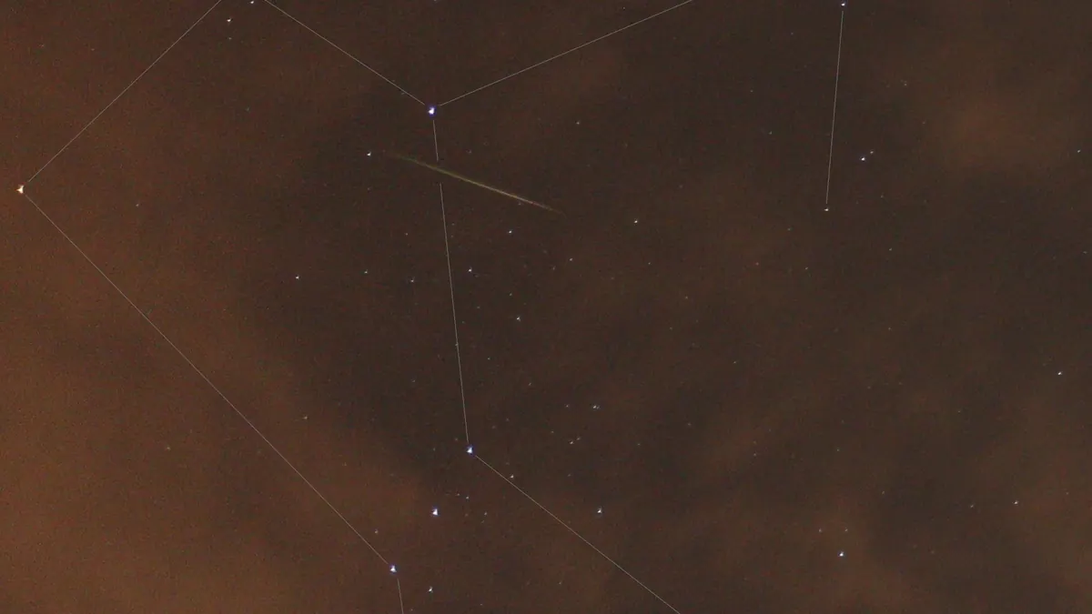 Orionidas fotografiadas en 2018; fotografía astronómica auténtica, no del máximo previsto para octubre de 2026.